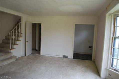 3715 Strathavon Road Shaker Heights OH 44120
