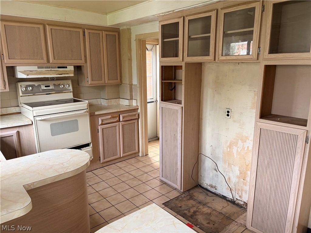 3715 Strathavon Road Shaker Heights OH 44120