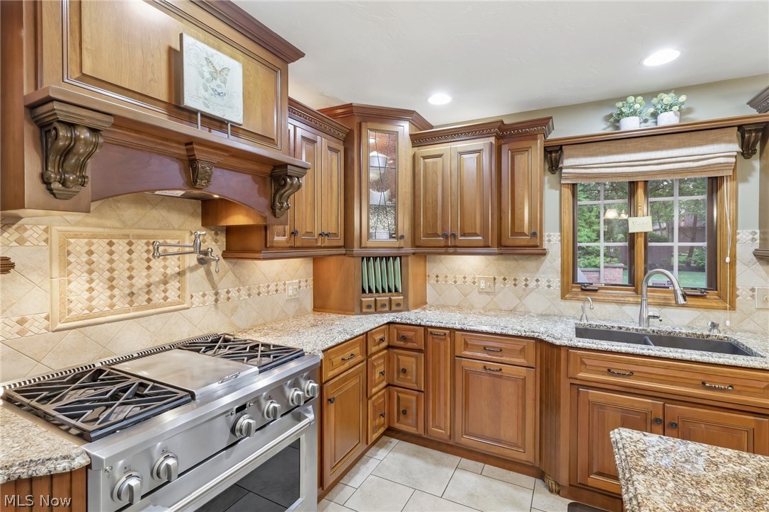 3179 Royal Oak Court Westlake OH 44145