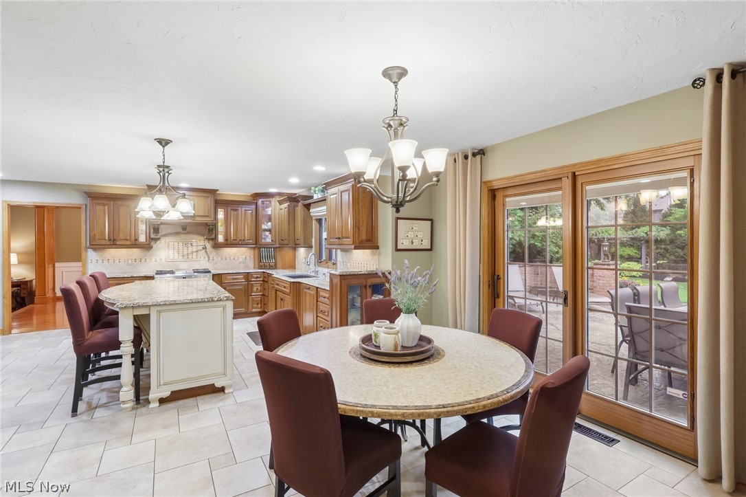 3179 Royal Oak Court Westlake OH 44145