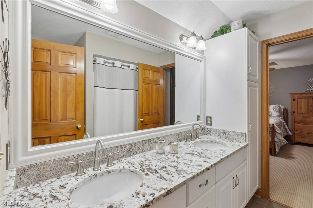 3179 Royal Oak Court Westlake OH 44145