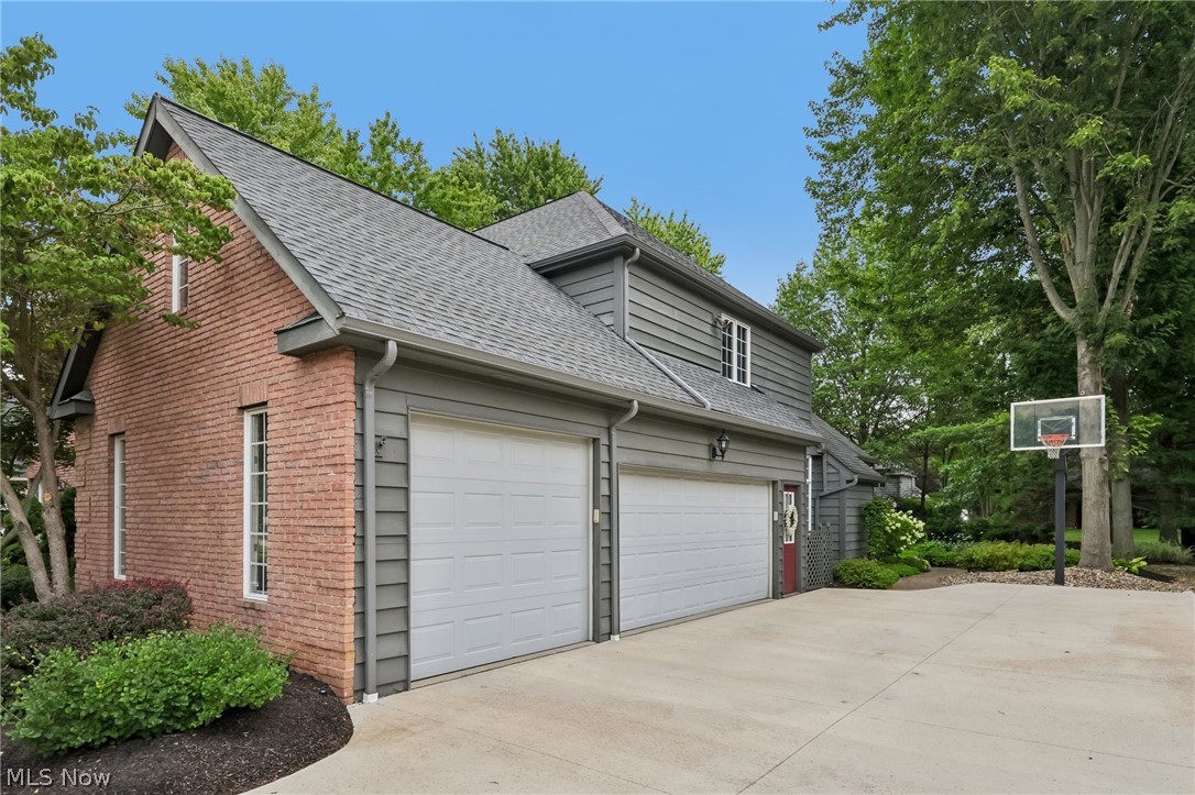3179 Royal Oak Court Westlake OH 44145