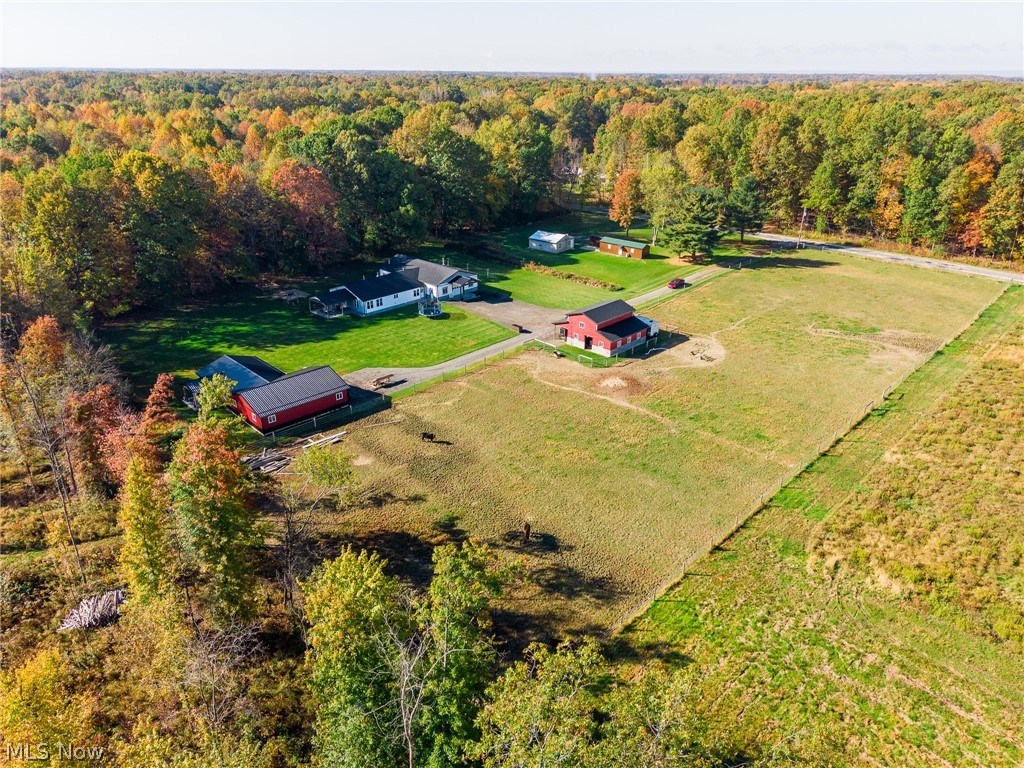 6988 North Park Road Bristolville OH 44402