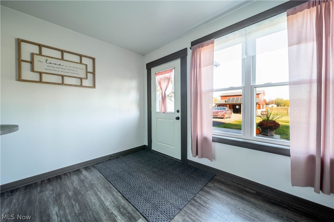 6988 North Park Road Bristolville OH 44402