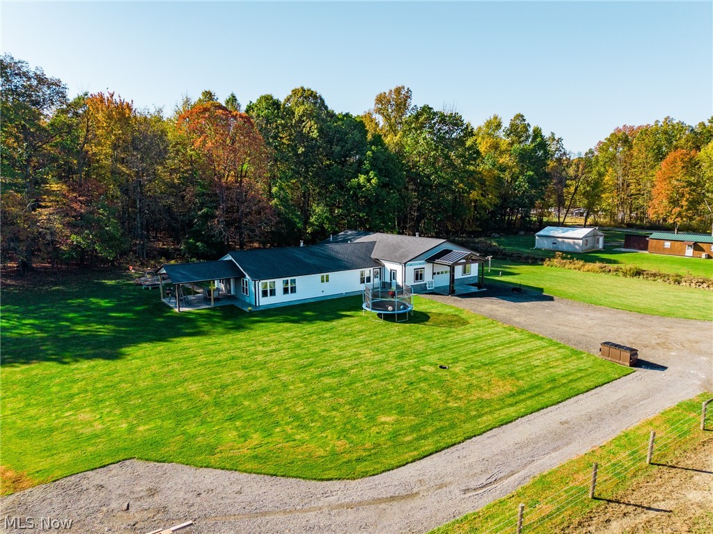 6988 North Park Road Bristolville OH 44402