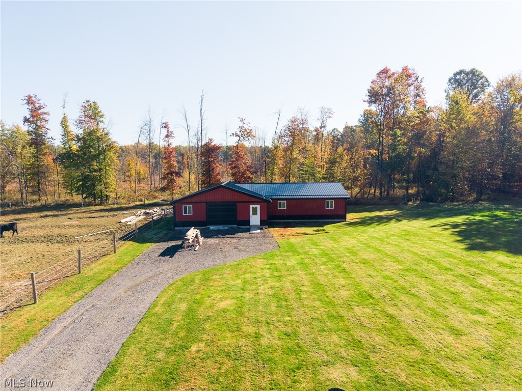 6988 North Park Road Bristolville OH 44402