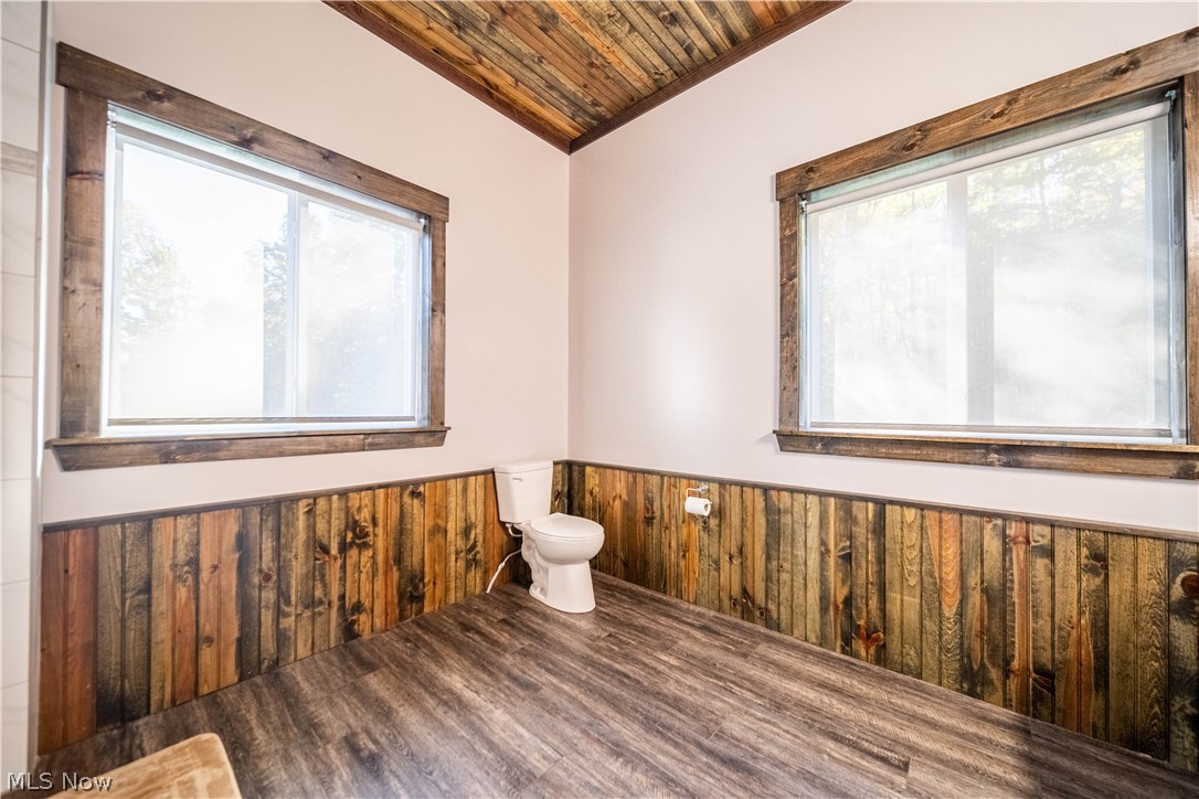 6988 North Park Road Bristolville OH 44402