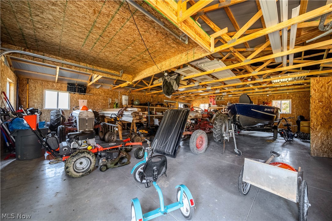 6988 North Park Road Bristolville OH 44402