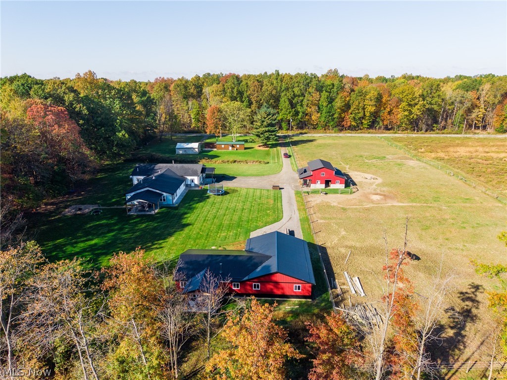 6988 North Park Road Bristolville OH 44402
