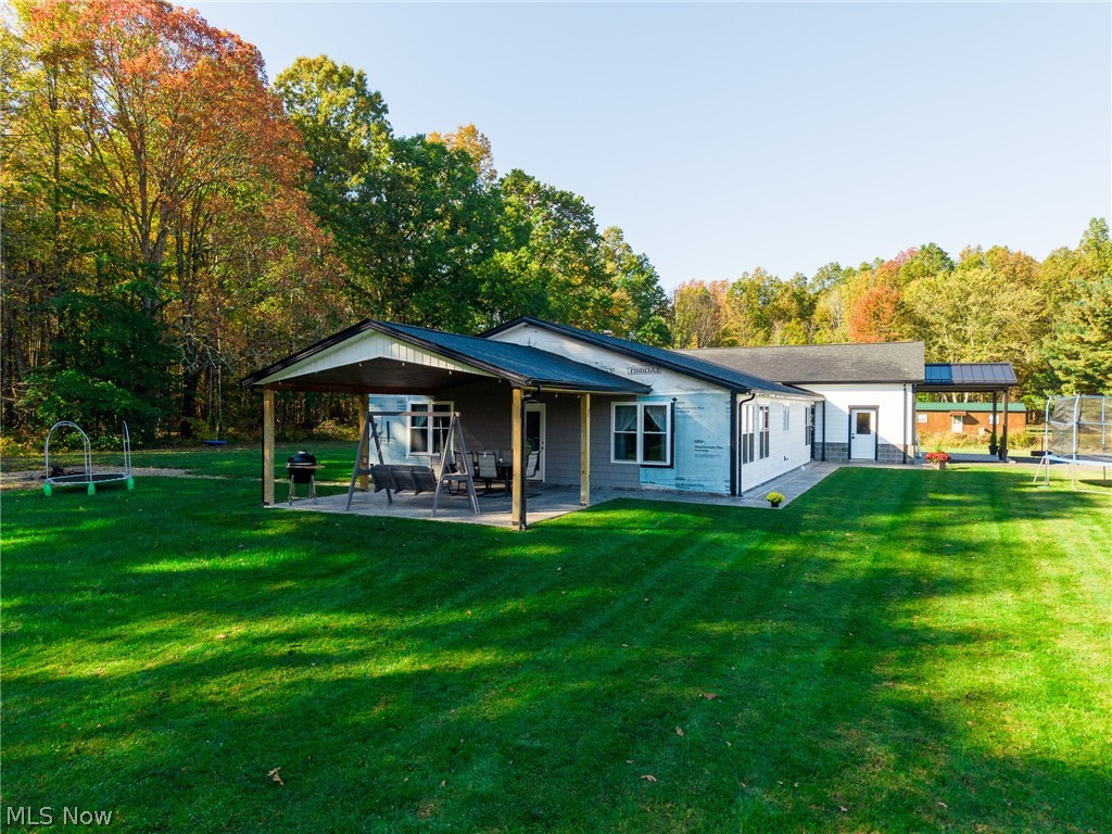 6988 North Park Road Bristolville OH 44402