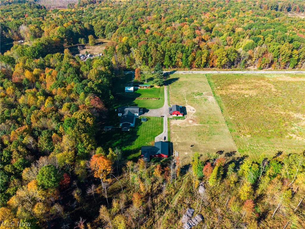 6988 North Park Road Bristolville OH 44402
