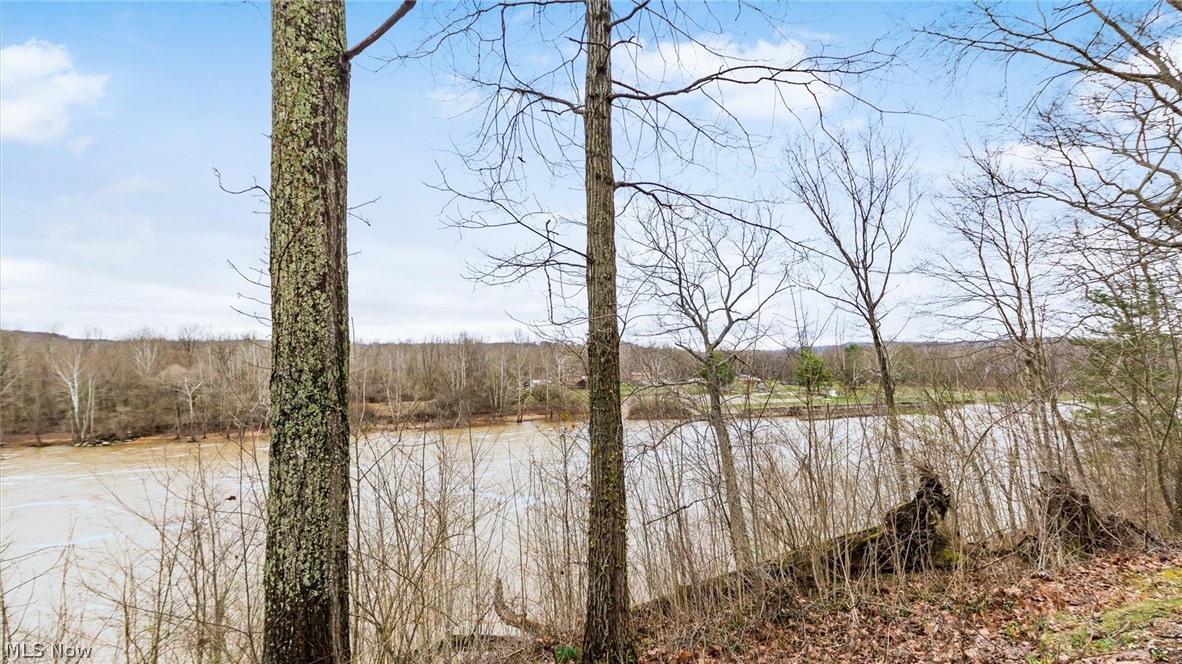 6405 N River Road Zanesville OH 43701
