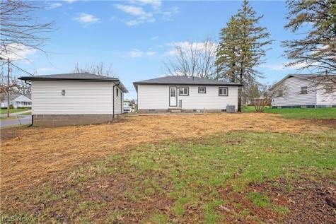 1833 Carlene Avenue SW Massillon OH 44647