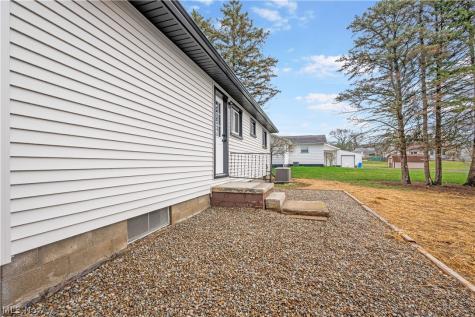 1833 Carlene Avenue SW Massillon OH 44647
