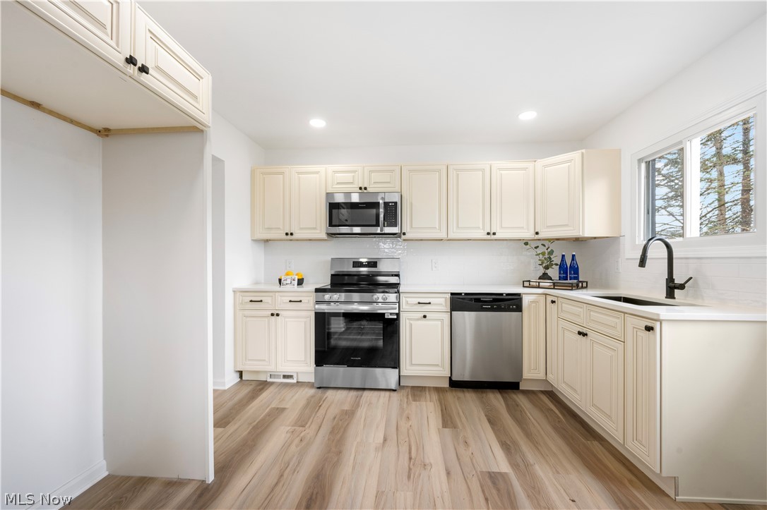 1833 Carlene Avenue SW Massillon OH 44647