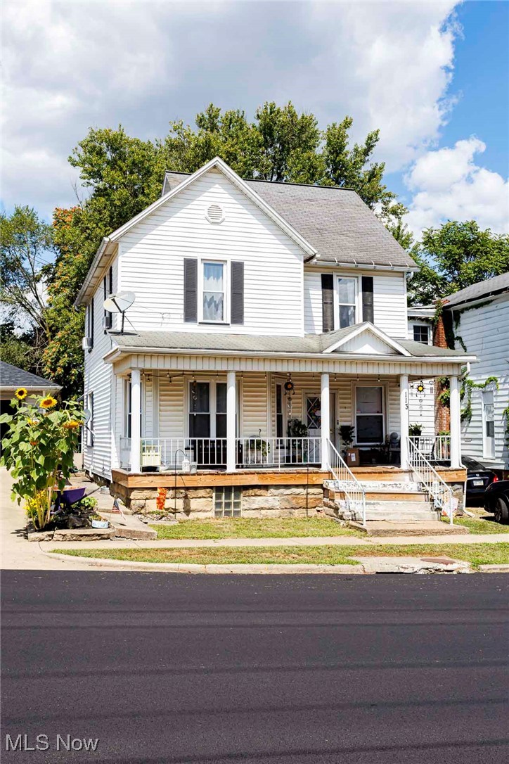 113 E 4th Street Uhrichsville OH 44683