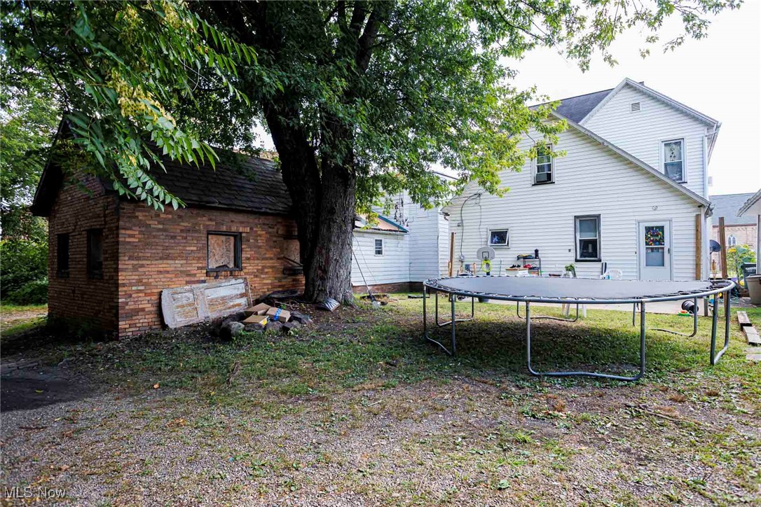 113 E 4th Street Uhrichsville OH 44683