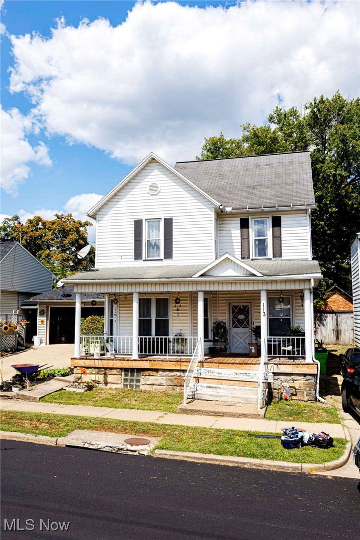 113 E 4th Street Uhrichsville OH 44683