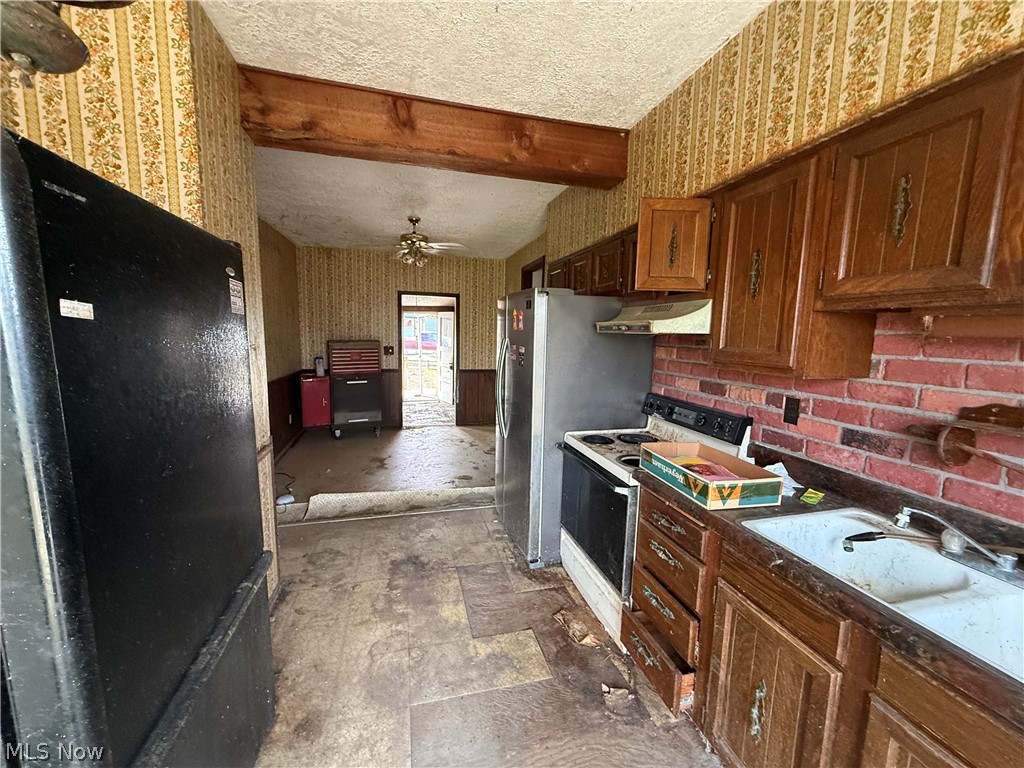 116 5th Avenue Chardon OH 44024