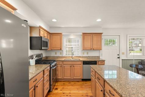 577 Canterbury Road Bay Village OH 44140