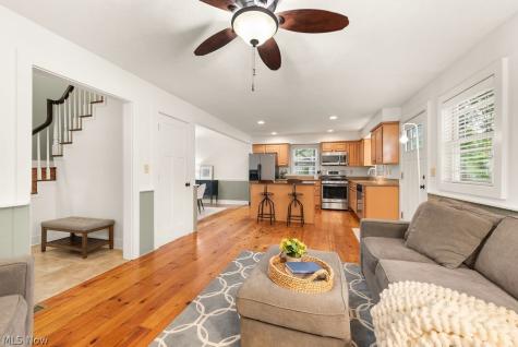 577 Canterbury Road Bay Village OH 44140