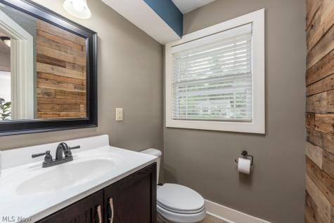 577 Canterbury Road Bay Village OH 44140