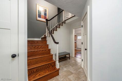 577 Canterbury Road Bay Village OH 44140