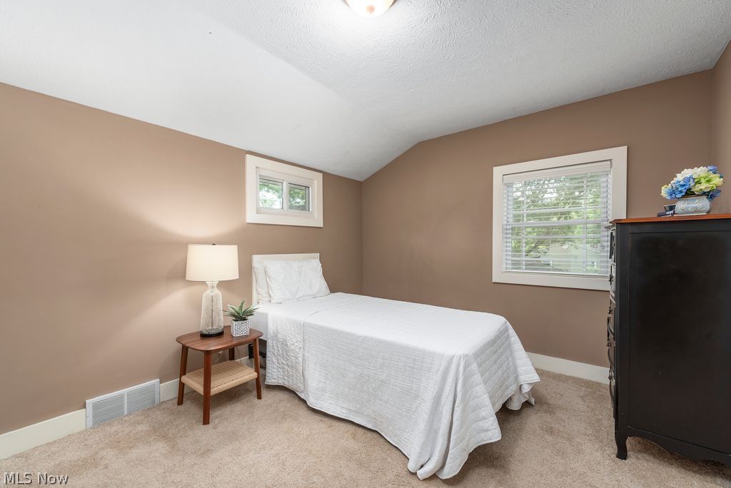 577 Canterbury Road Bay Village OH 44140