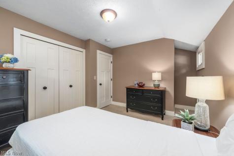 577 Canterbury Road Bay Village OH 44140