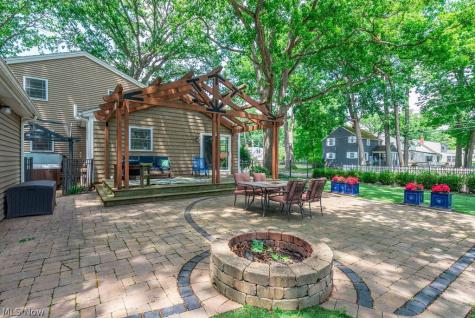 577 Canterbury Road Bay Village OH 44140