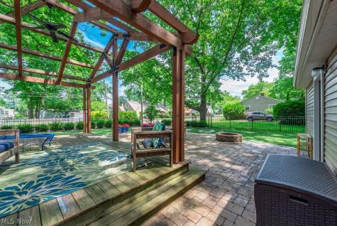 577 Canterbury Road Bay Village OH 44140