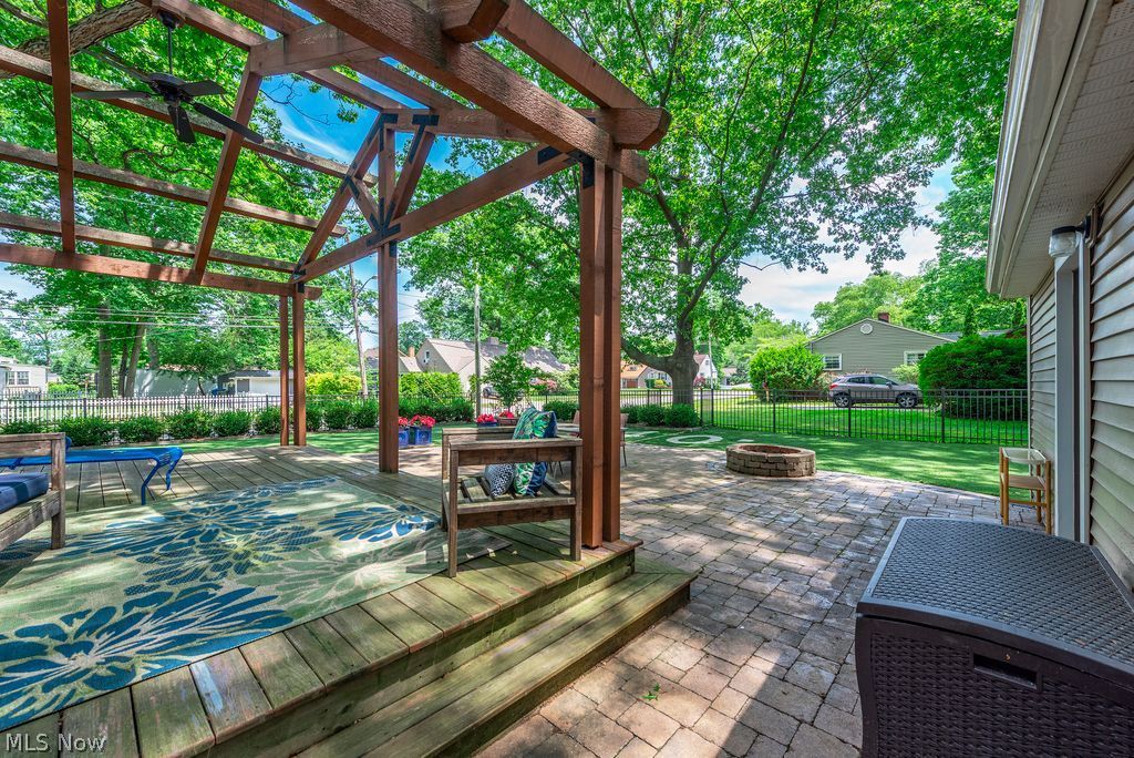 577 Canterbury Road Bay Village OH 44140