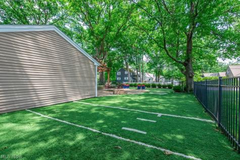 577 Canterbury Road Bay Village OH 44140