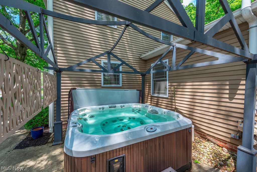 577 Canterbury Road Bay Village OH 44140