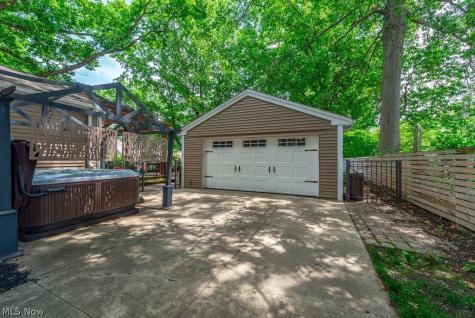 577 Canterbury Road Bay Village OH 44140