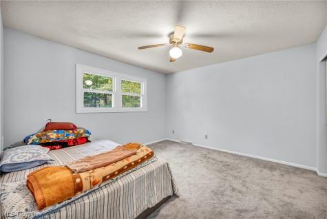 2615 Country Squire Street NW Uniontown OH 44685