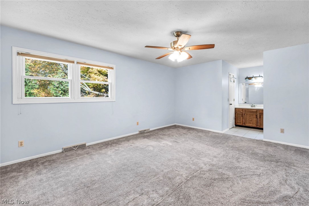 2615 Country Squire Street NW Uniontown OH 44685