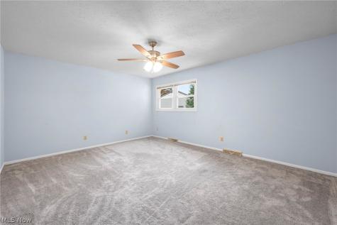 2615 Country Squire Street NW Uniontown OH 44685