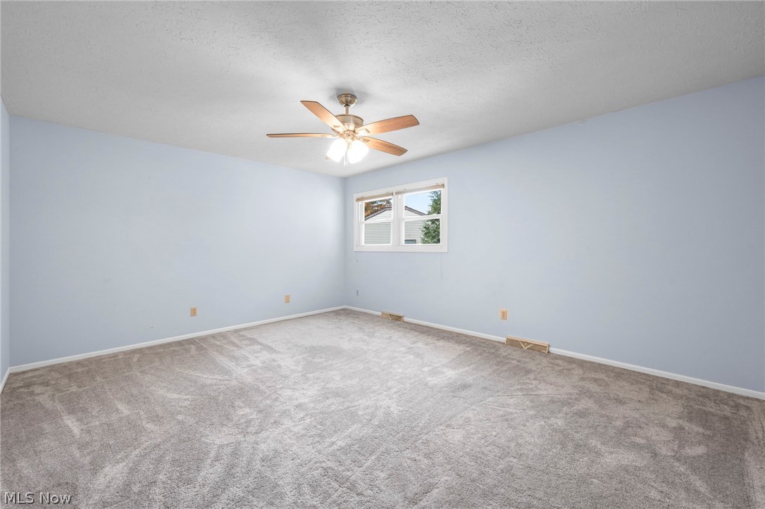 2615 Country Squire Street NW Uniontown OH 44685