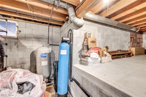 2615 Country Squire Street NW Uniontown OH 44685