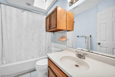 2615 Country Squire Street NW Uniontown OH 44685