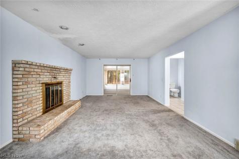 2615 Country Squire Street NW Uniontown OH 44685