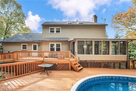 2615 Country Squire Street NW Uniontown OH 44685
