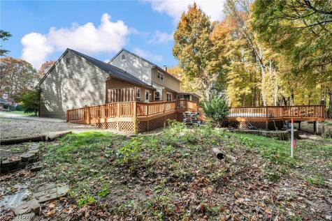2615 Country Squire Street NW Uniontown OH 44685