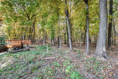 2615 Country Squire Street NW Uniontown OH 44685