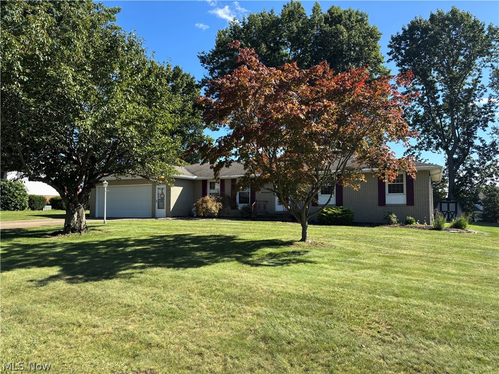 2014 Hillocke Street Louisville OH 44641