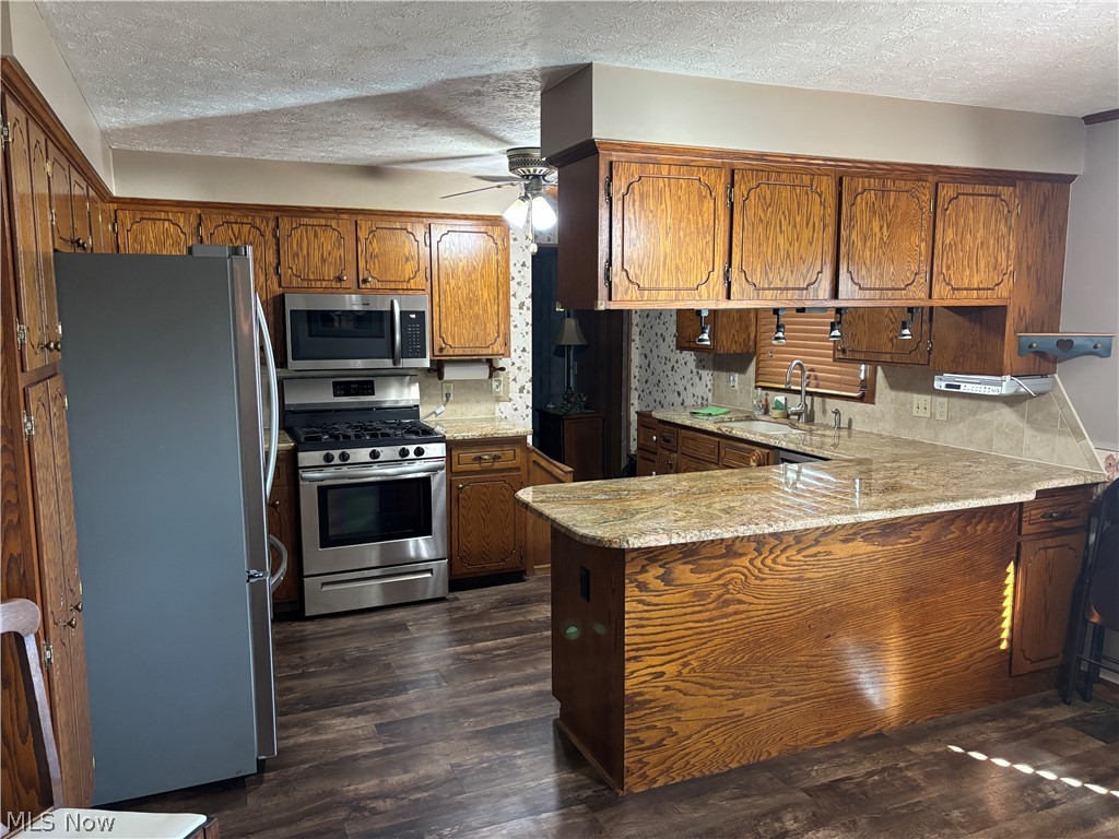 2014 Hillocke Street Louisville OH 44641