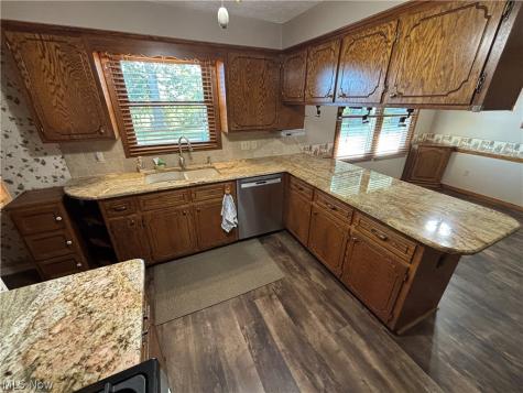 2014 Hillocke Street Louisville OH 44641