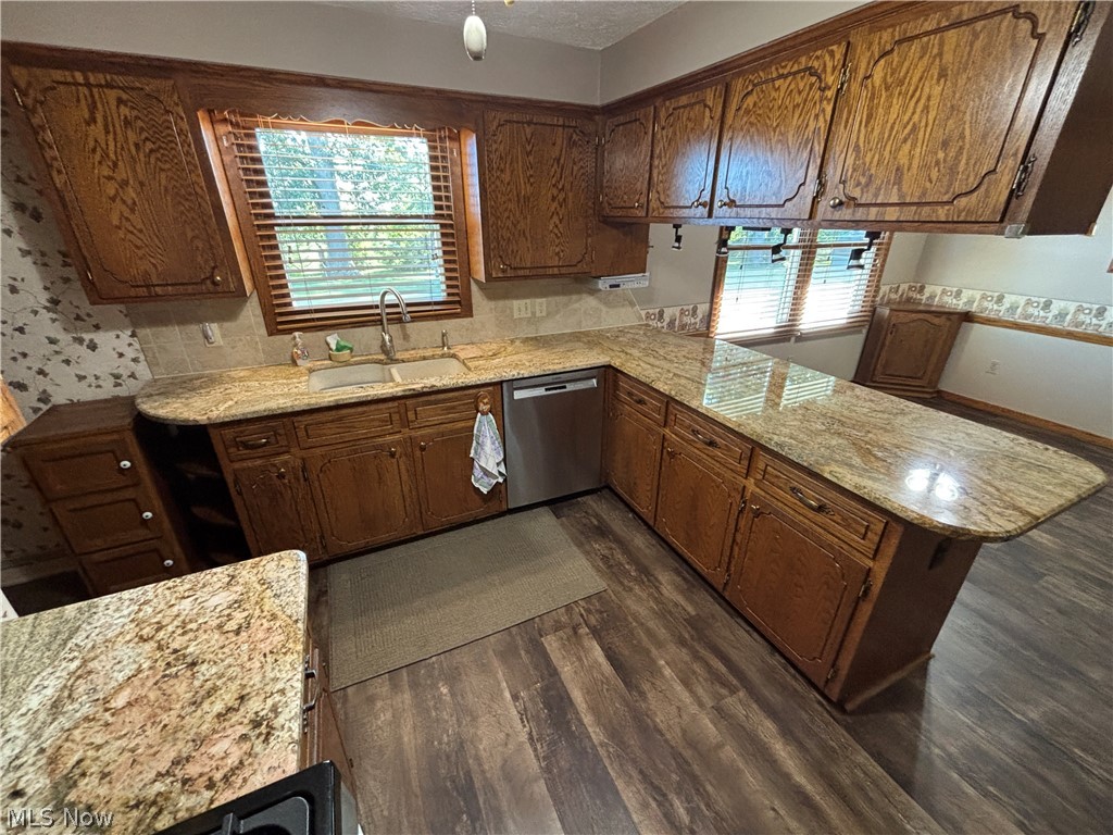 2014 Hillocke Street Louisville OH 44641