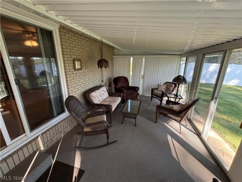 2014 Hillocke Street Louisville OH 44641